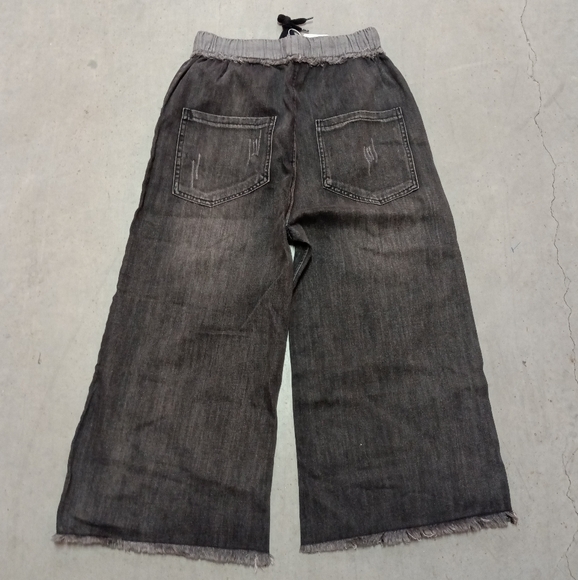 NWT YesNo Distressed Denim Wide Leg Coulotte Pants Floral Embroidery Size Small - Picture 5 of 10